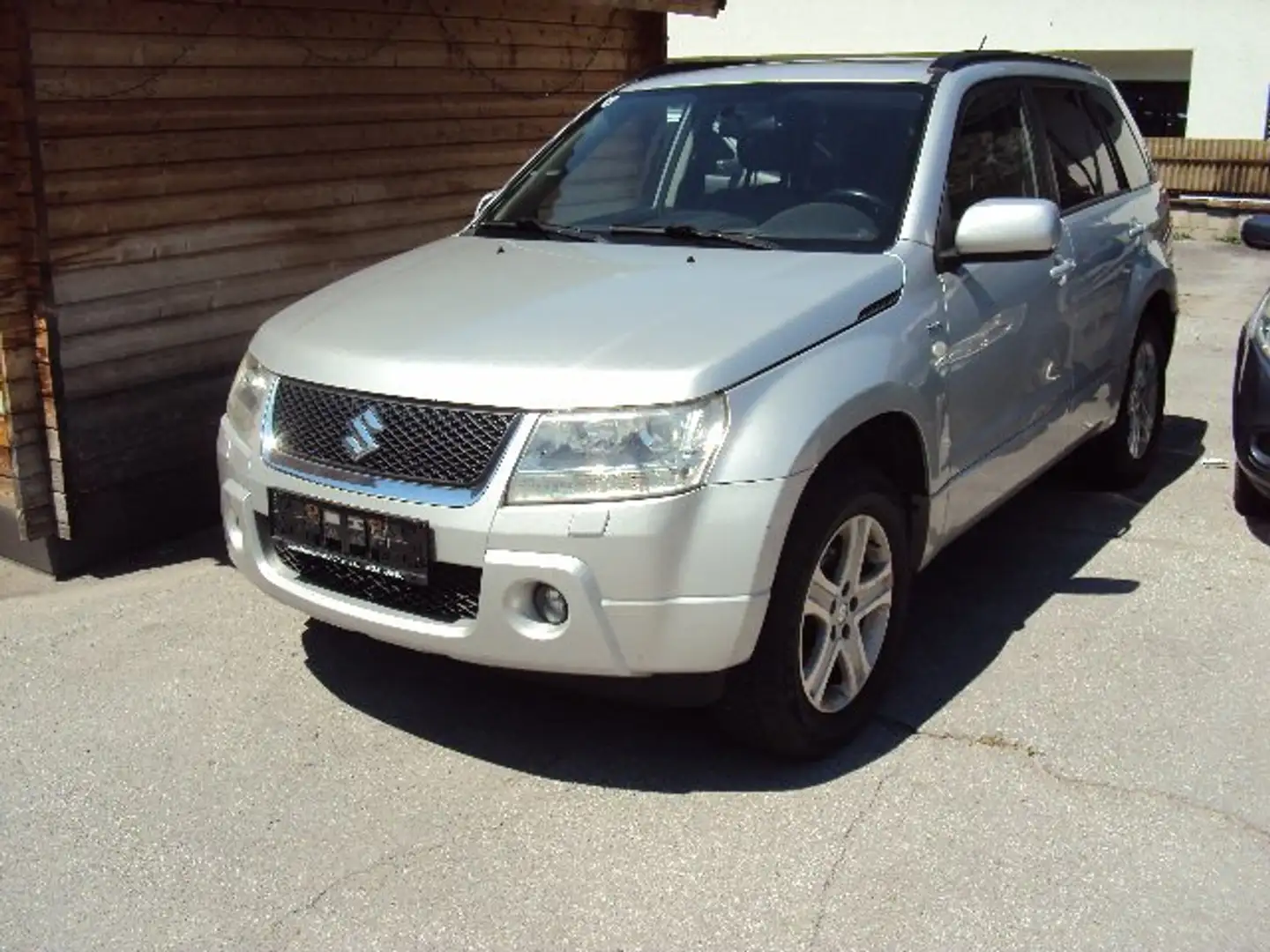 Suzuki Grand Vitara Grand Vitara 1,9 DDiS deluxe deluxe Argintiu - 1