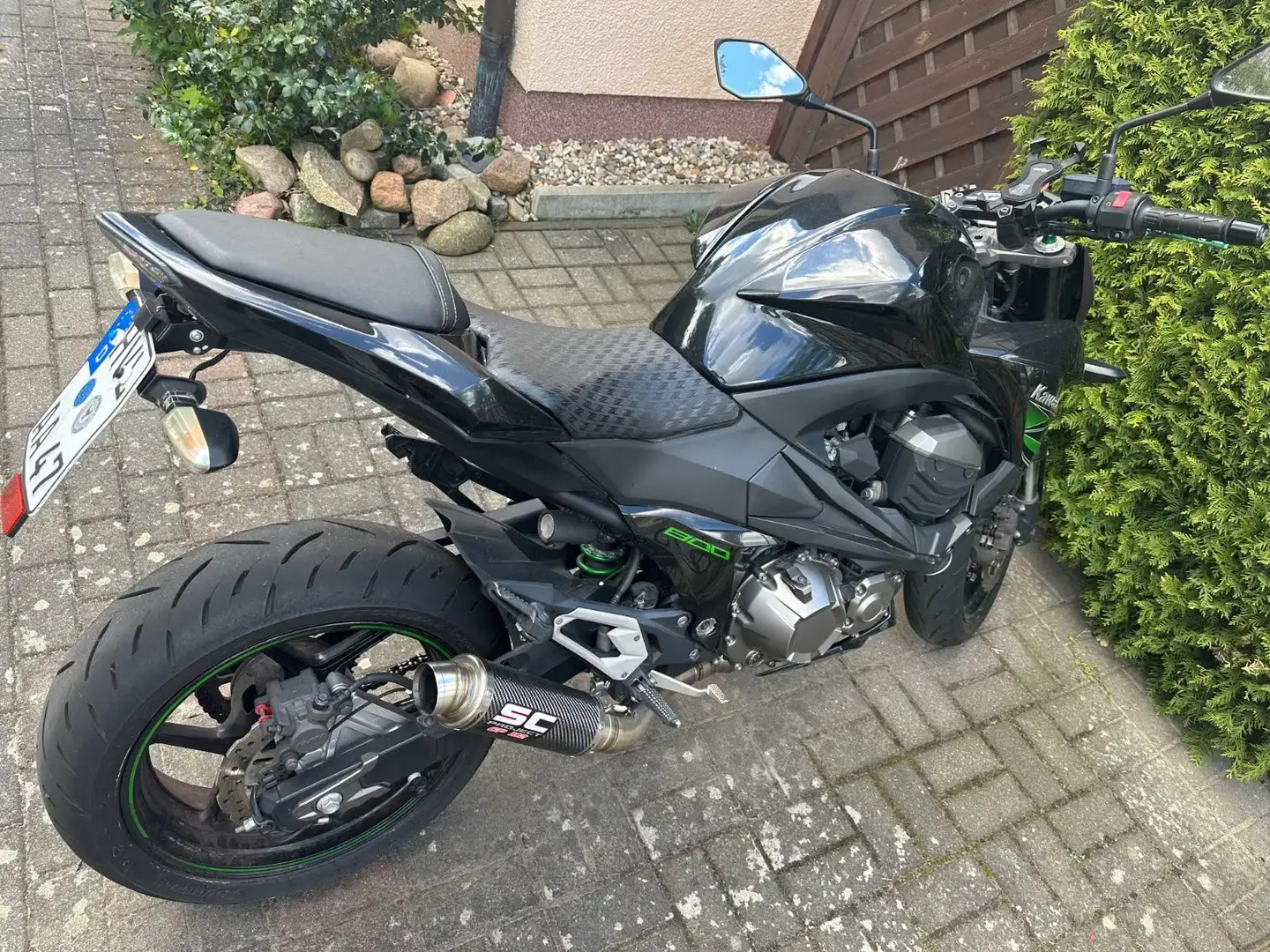 Kawasaki Z 800 crna - 2