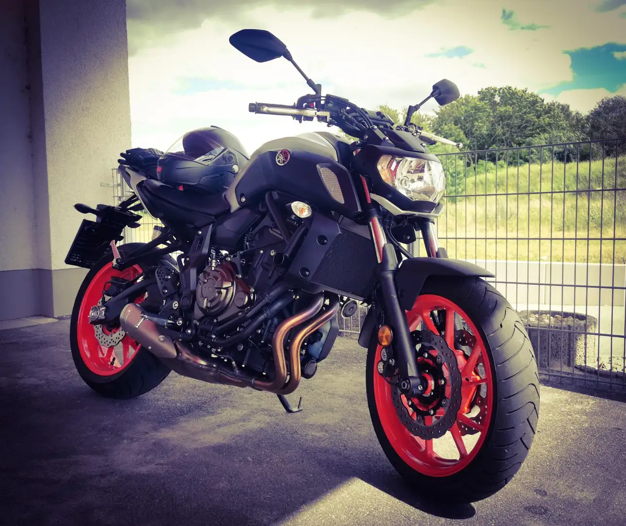 Yamaha MT-07 Ice fluo Šedá - 1