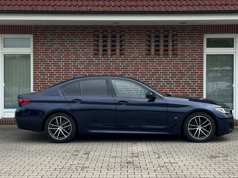 BMW 520 i*M SPORTPAKET*FACELIFT*LASER*GLASDACH*DAB* — photo 5