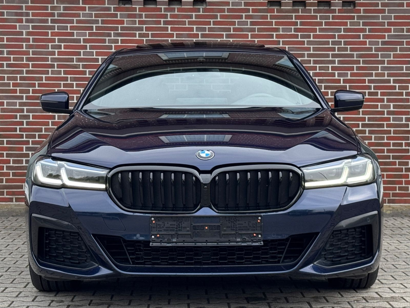 BMW 520 i*M SPORTPAKET*FACELIFT*LASER*GLASDACH*DAB* — photo 11