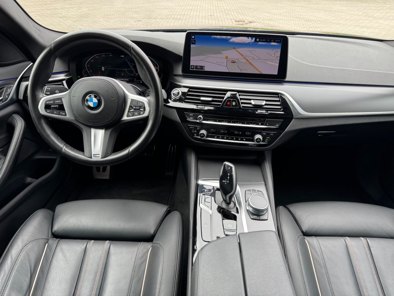 BMW 520 i*M SPORTPAKET*FACELIFT*LASER*GLASDACH*DAB* — photo 12
