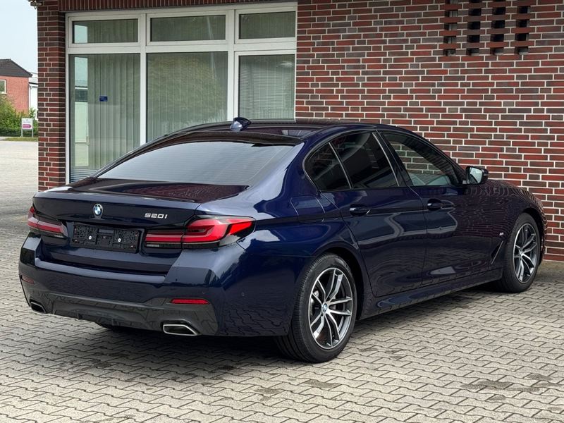 BMW 520 i*M SPORTPAKET*FACELIFT*LASER*GLASDACH*DAB* — photo 6