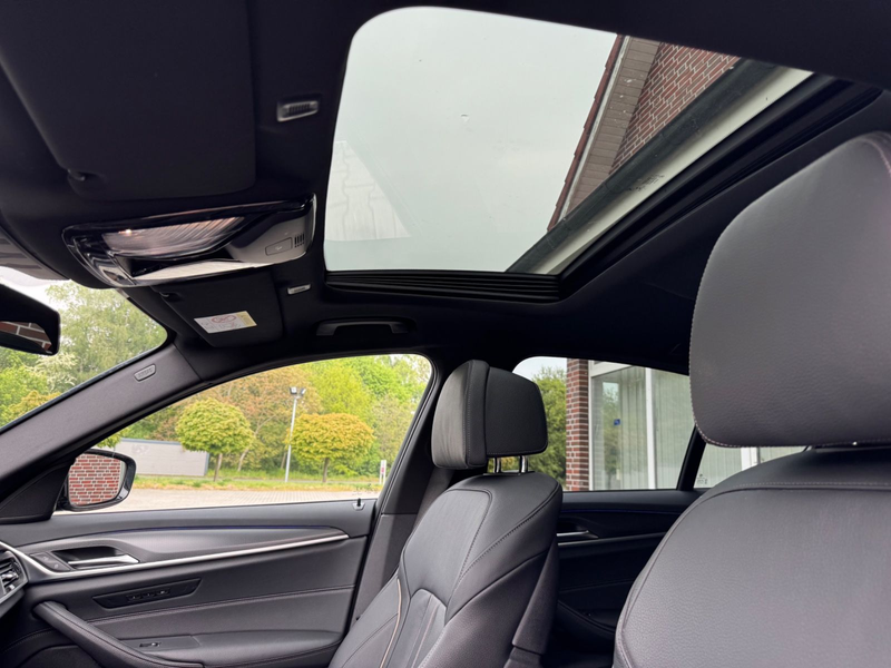 BMW 520 i*M SPORTPAKET*FACELIFT*LASER*GLASDACH*DAB* — photo 13
