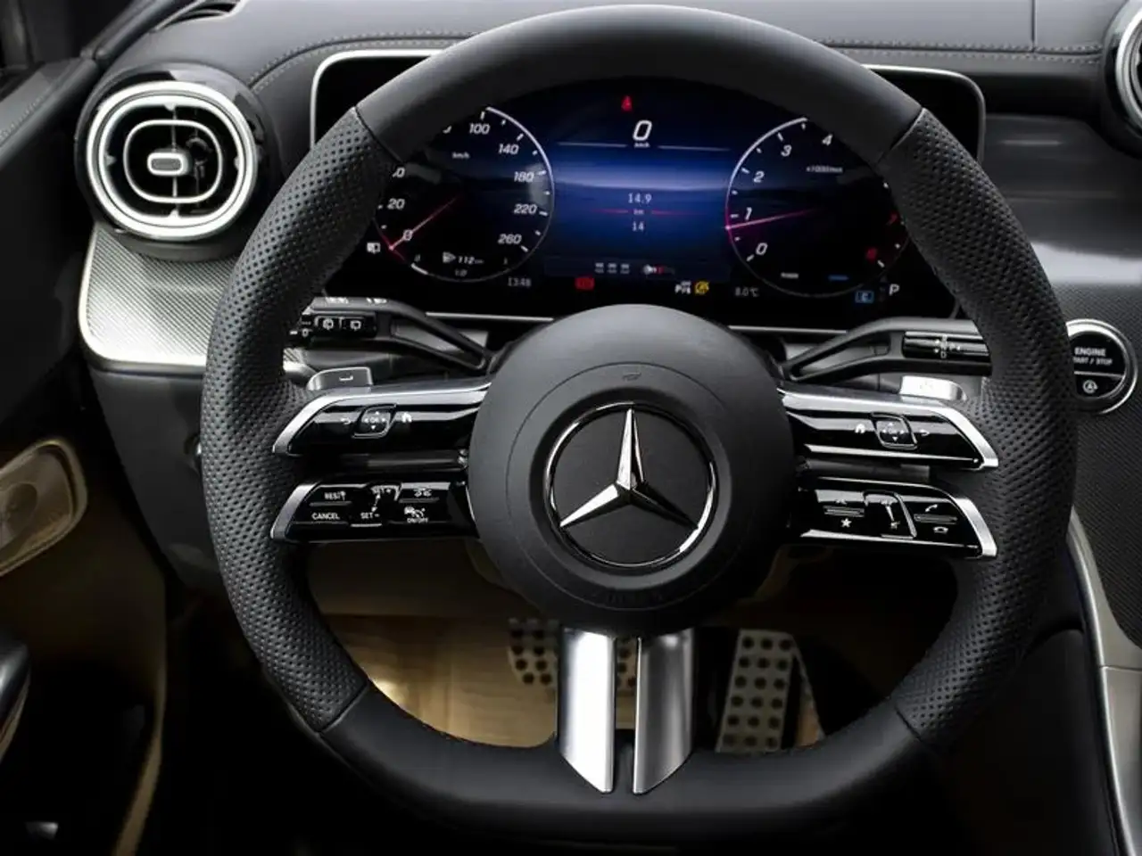 Mercedes-Benz GLC снимка Mercedes-Benz GLC