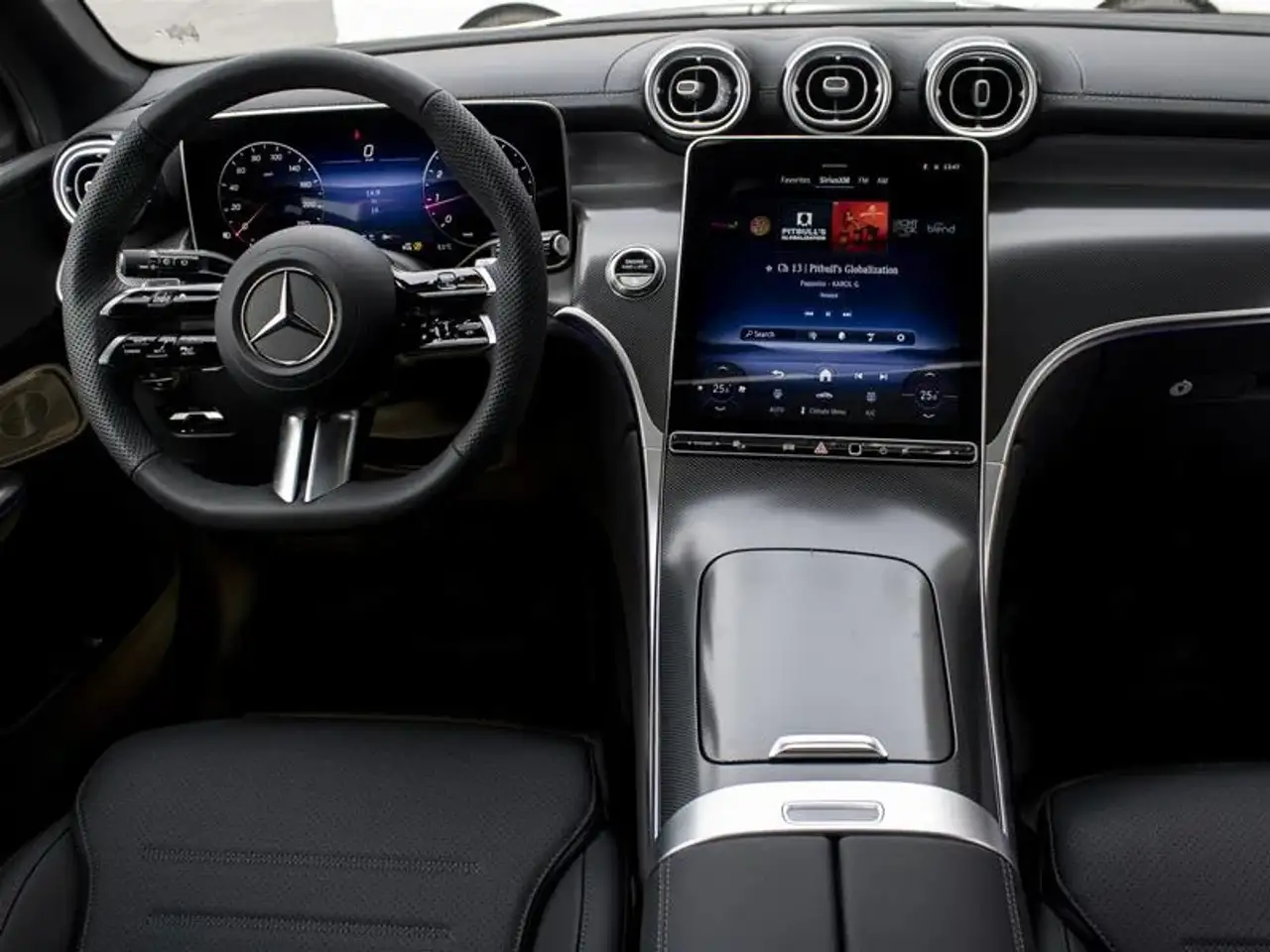 Mercedes-Benz GLC снимка Mercedes-Benz GLC