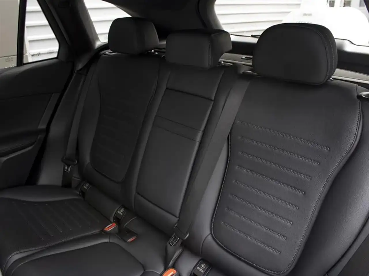Mercedes-Benz GLC снимка Mercedes-Benz GLC