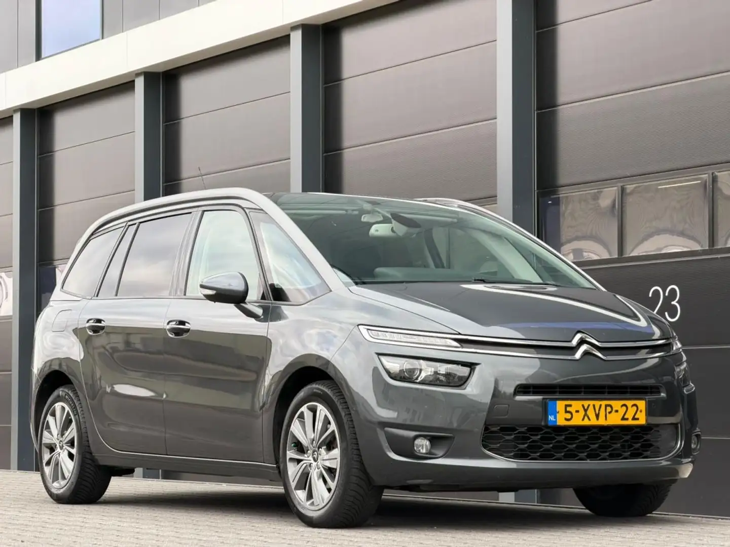 Citroen Grand C4 Picasso 1.6 e-HDi Navi Camera 7-PERS Grau - 2