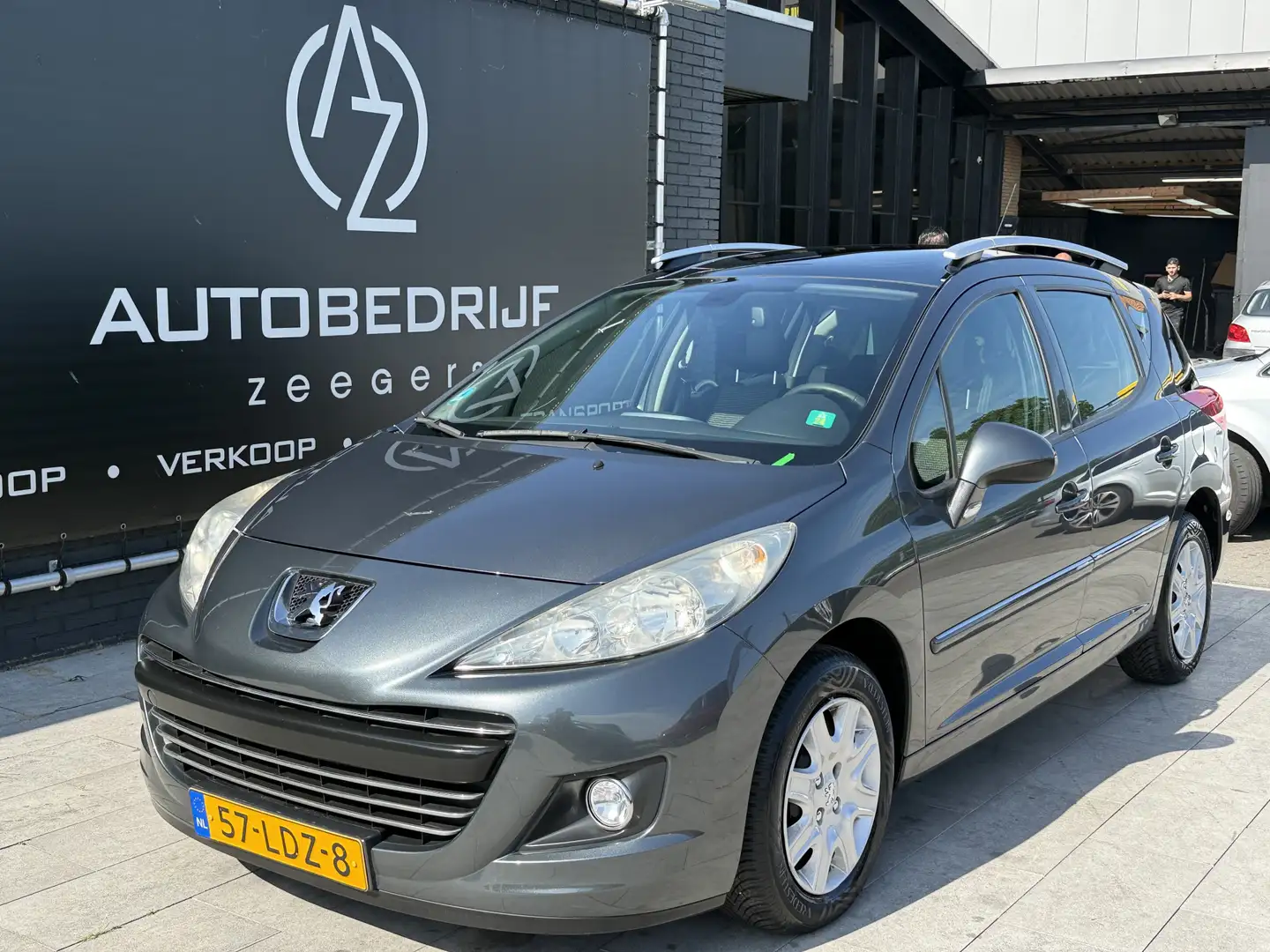 Peugeot 207 SW 1.4 VTi XS Glasdak !! Grijs - 2