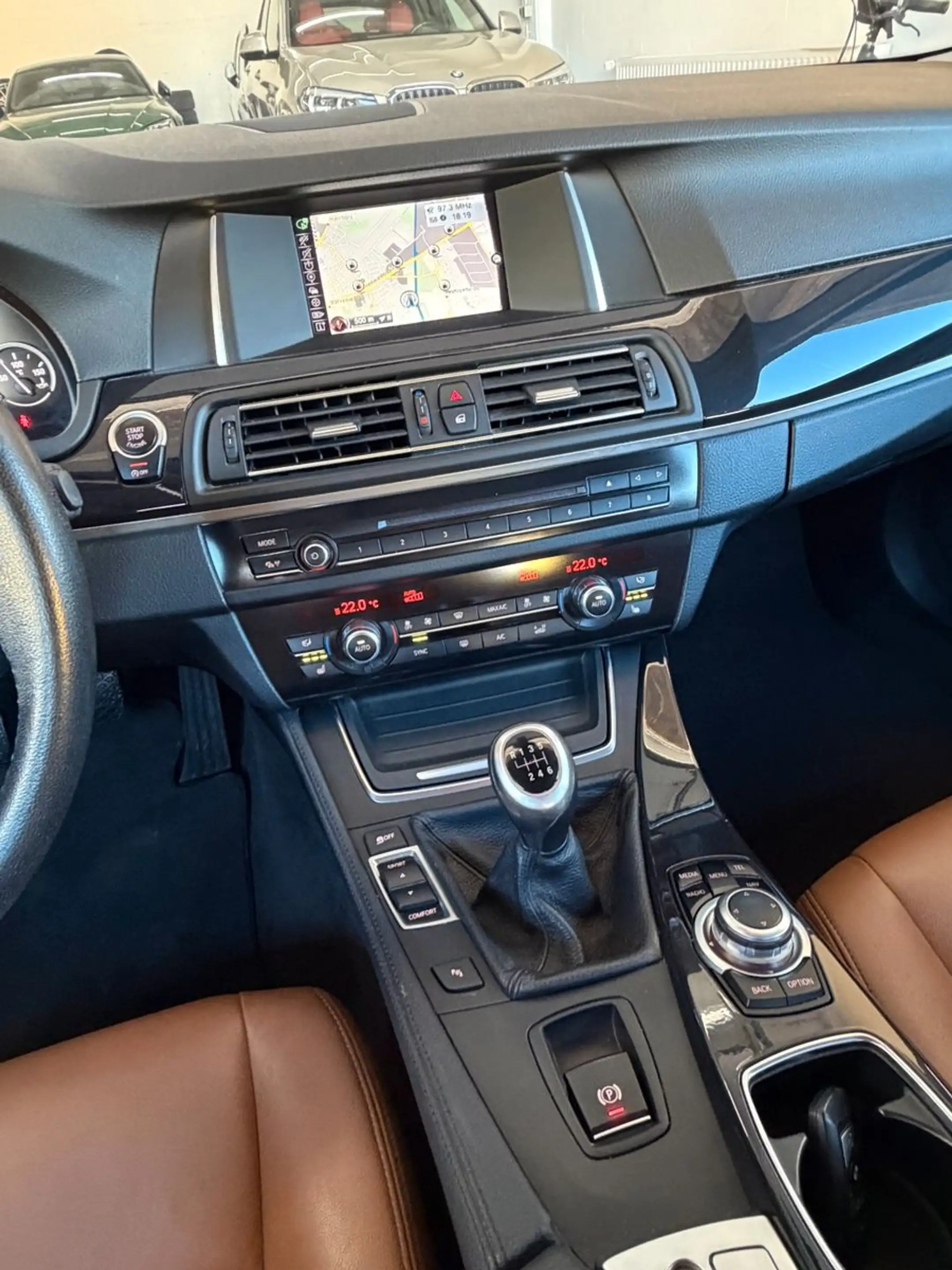 BMW 525 d Navi Leder Memory Keyless-Go HeadUp LED AHK — photo 8
