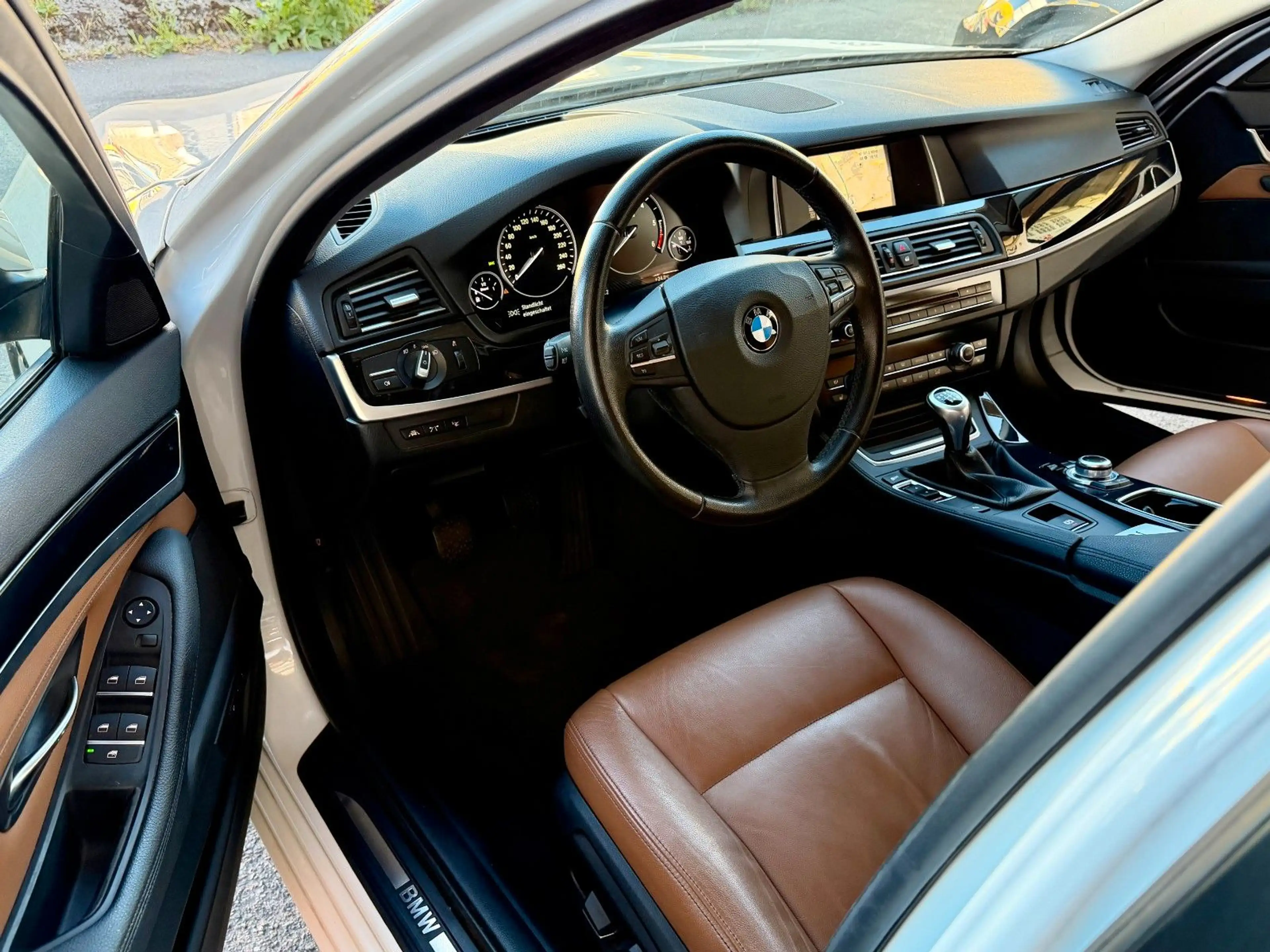BMW 525 d Navi Leder Memory Keyless-Go HeadUp LED AHK — photo 6