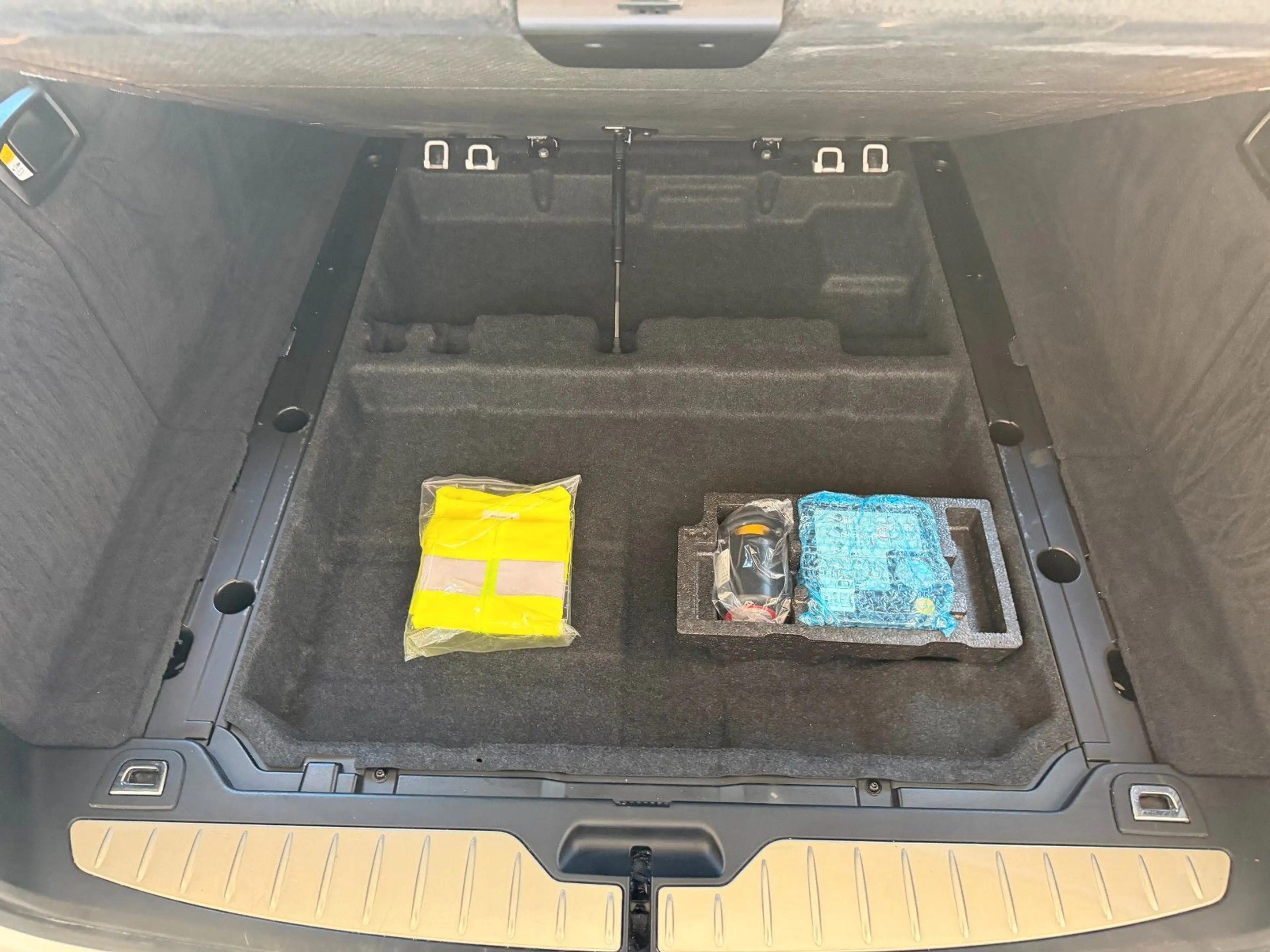 BMW 525 d Navi Leder Memory Keyless-Go HeadUp LED AHK — photo 14