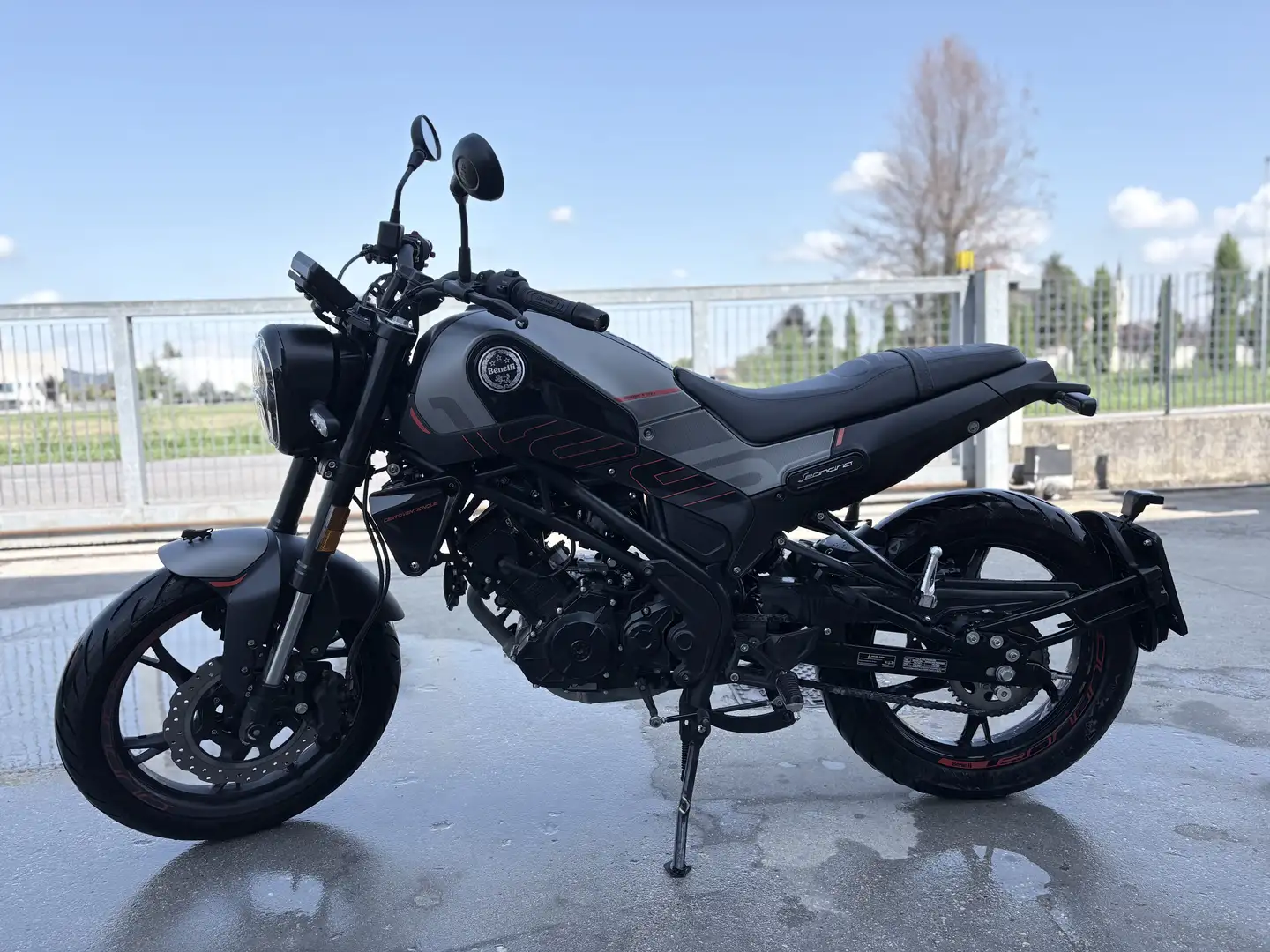 Benelli Leoncino 125 Negro - 2