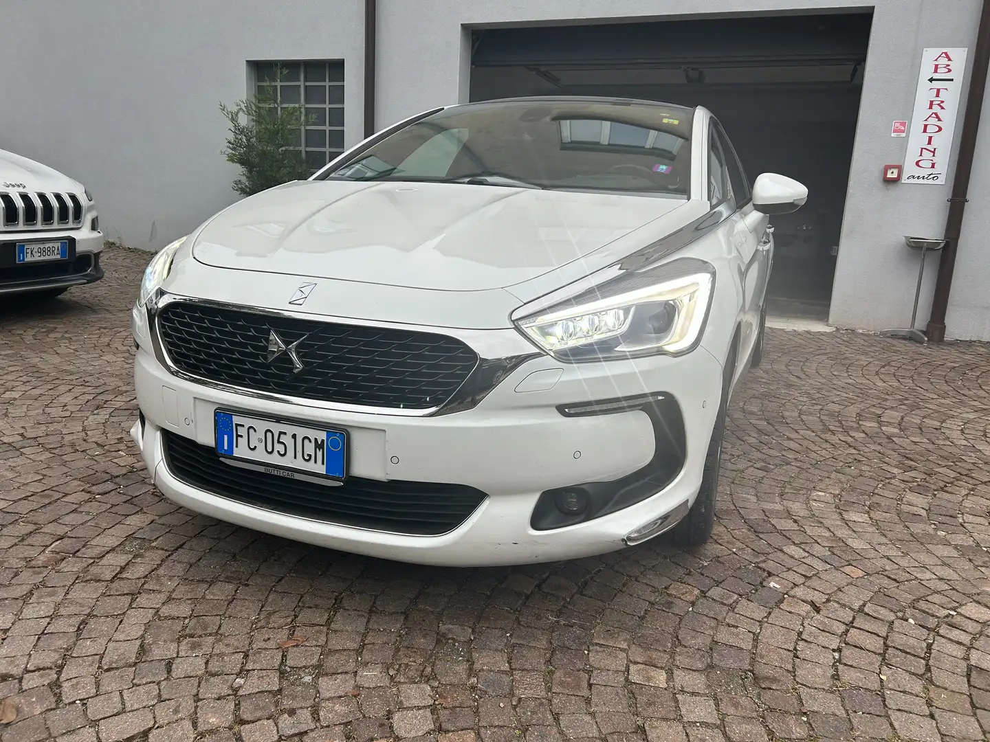 DS Automobiles DS 5 DS5 2.0 hybrid Sport Chic 4x4 Bílá - 2