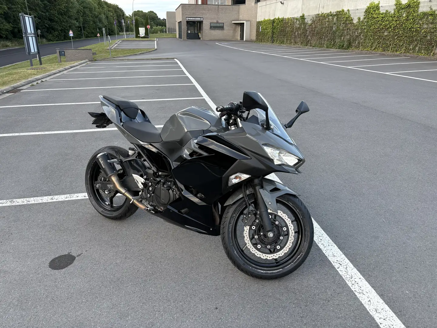 Kawasaki Ninja 400 - 1