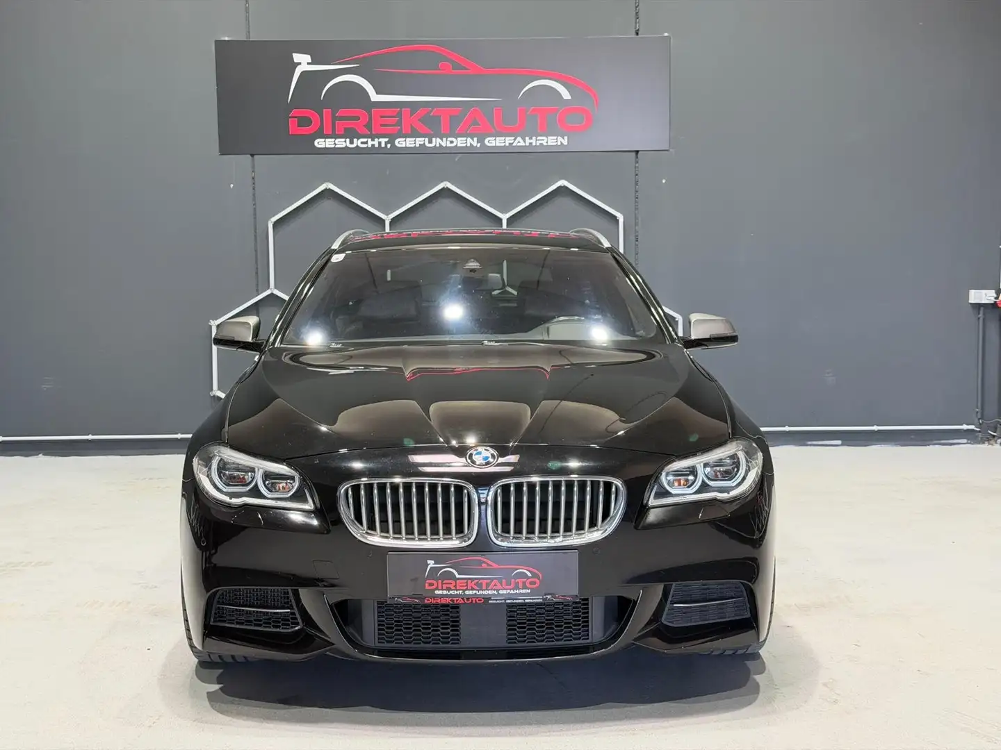 BMW M550 M550 d xDrive Schwarz - 2