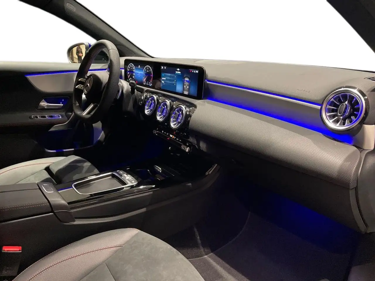 Mercedes-Benz A-Class 2026 — фото 15
