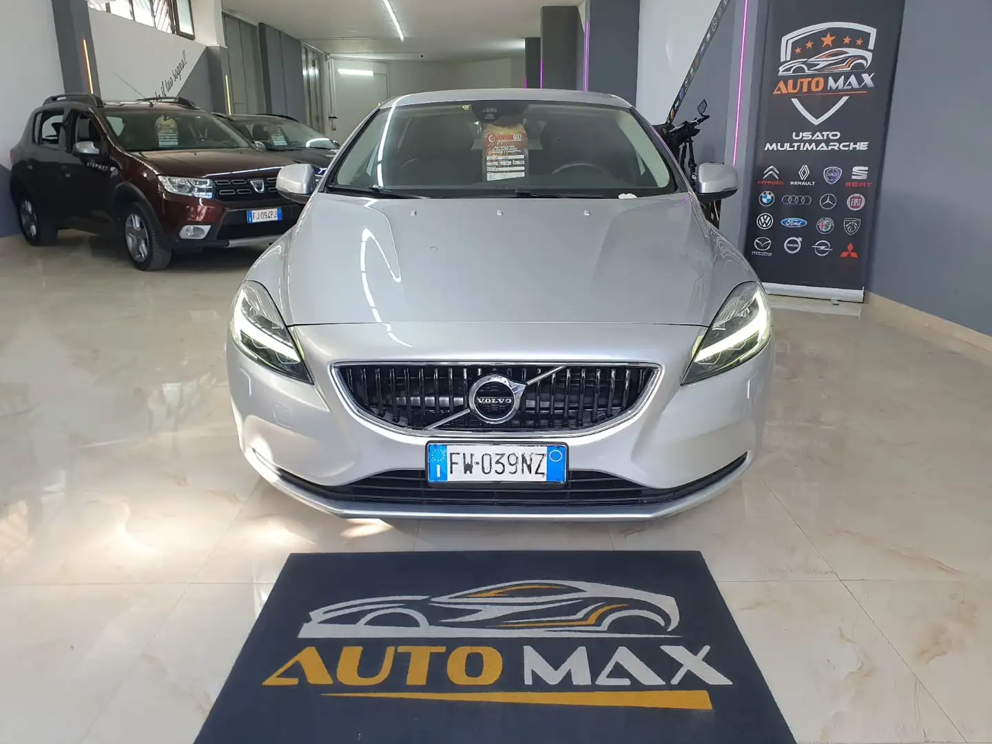 Volvo V40 2.0 d2 R-design geartronic my19 Silber - 2