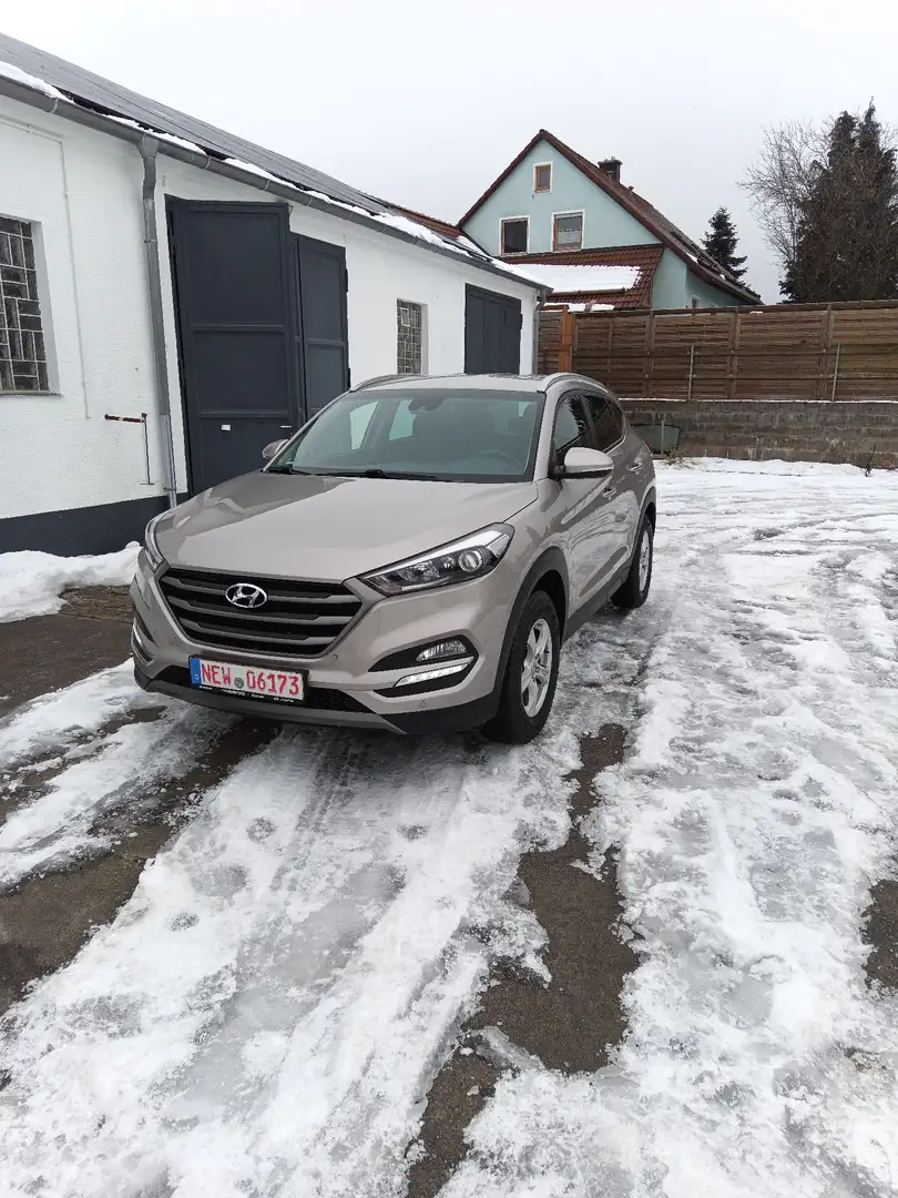 Hyundai TUCSON blue Intro Edition 2WD Beige - 1