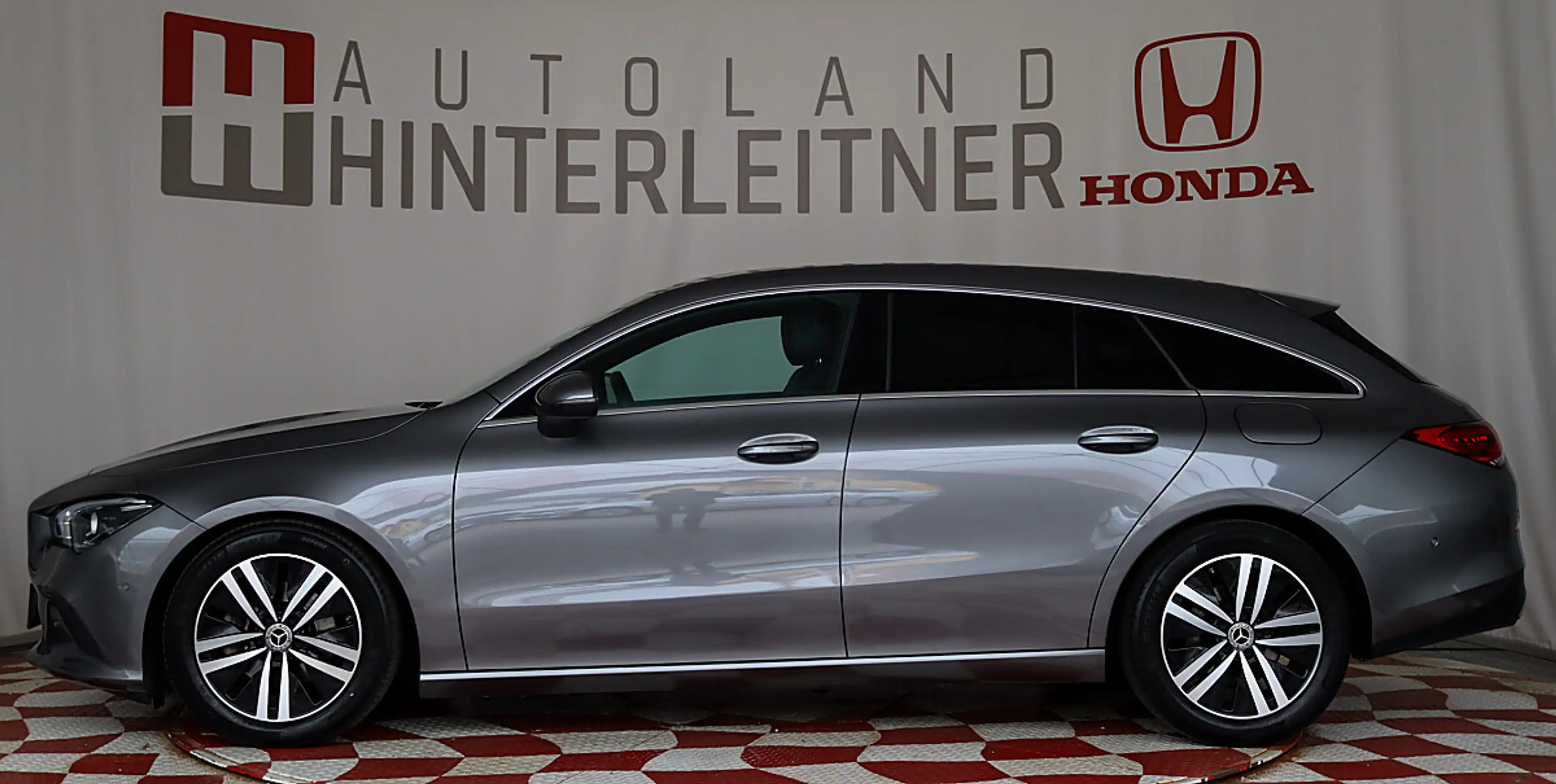 Mercedes-Benz CLA 180 d Shooting Brake Aut. / LED / NAVI / RÜCKFAHRKA... — photo 3