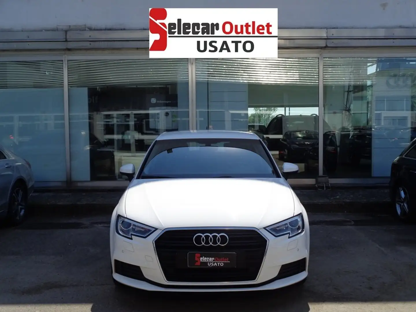 Audi A3 SPB 1.6 TDI 116CV S tronic Business Blanc - 2