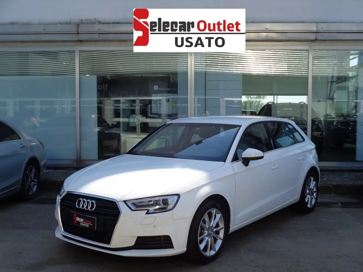 Audi A3 SPB 1.6 TDI 116CV S tronic Business Blanc - 1