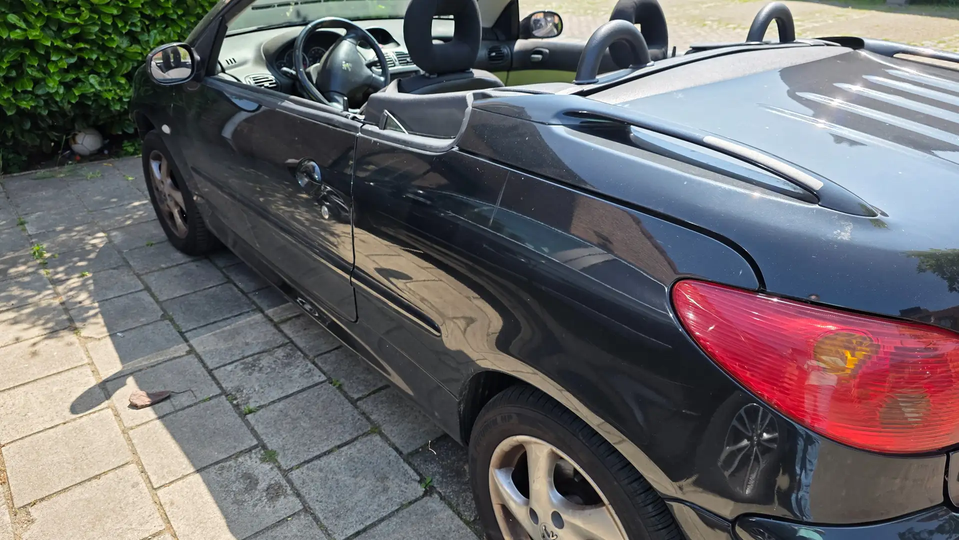 Peugeot 206 CC Zwart - 2