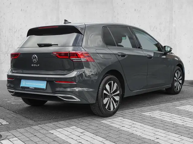 Volkswagen Golf view 4