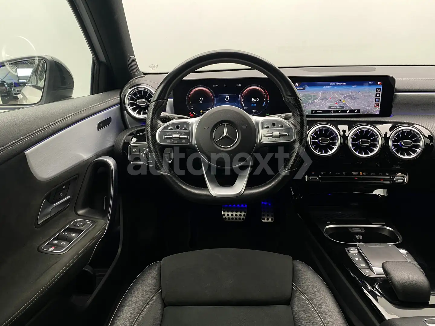 Mercedes-Benz A 250 e *2x AMG Line+Night* Panorama+Ambiente (6878) Weiß - 2