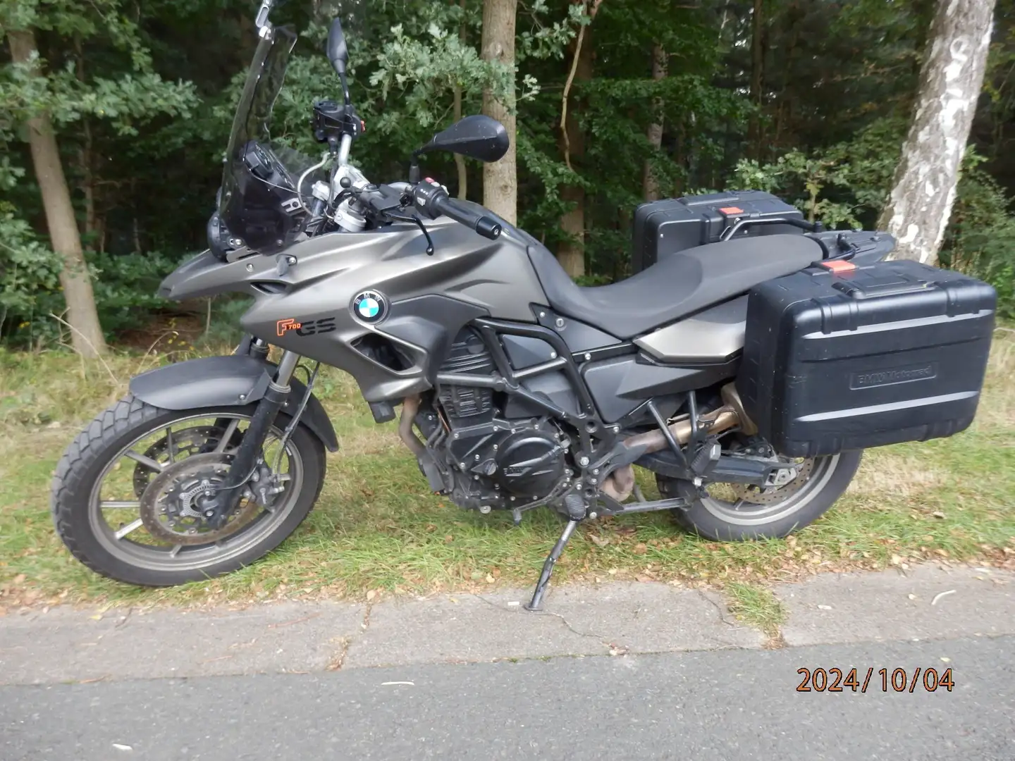 BMW F 700 GS Ostragrau Variokoffer Heizgriffe Hauptständer Szürke - 1
