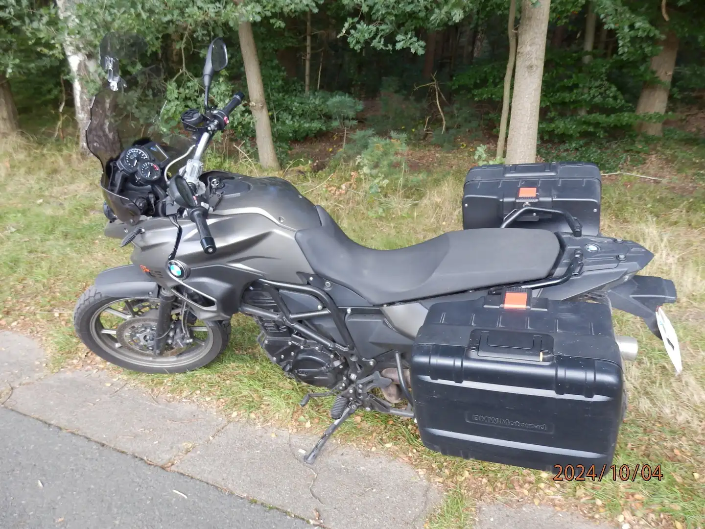 BMW F 700 GS Ostragrau Variokoffer Heizgriffe Hauptständer Szürke - 2