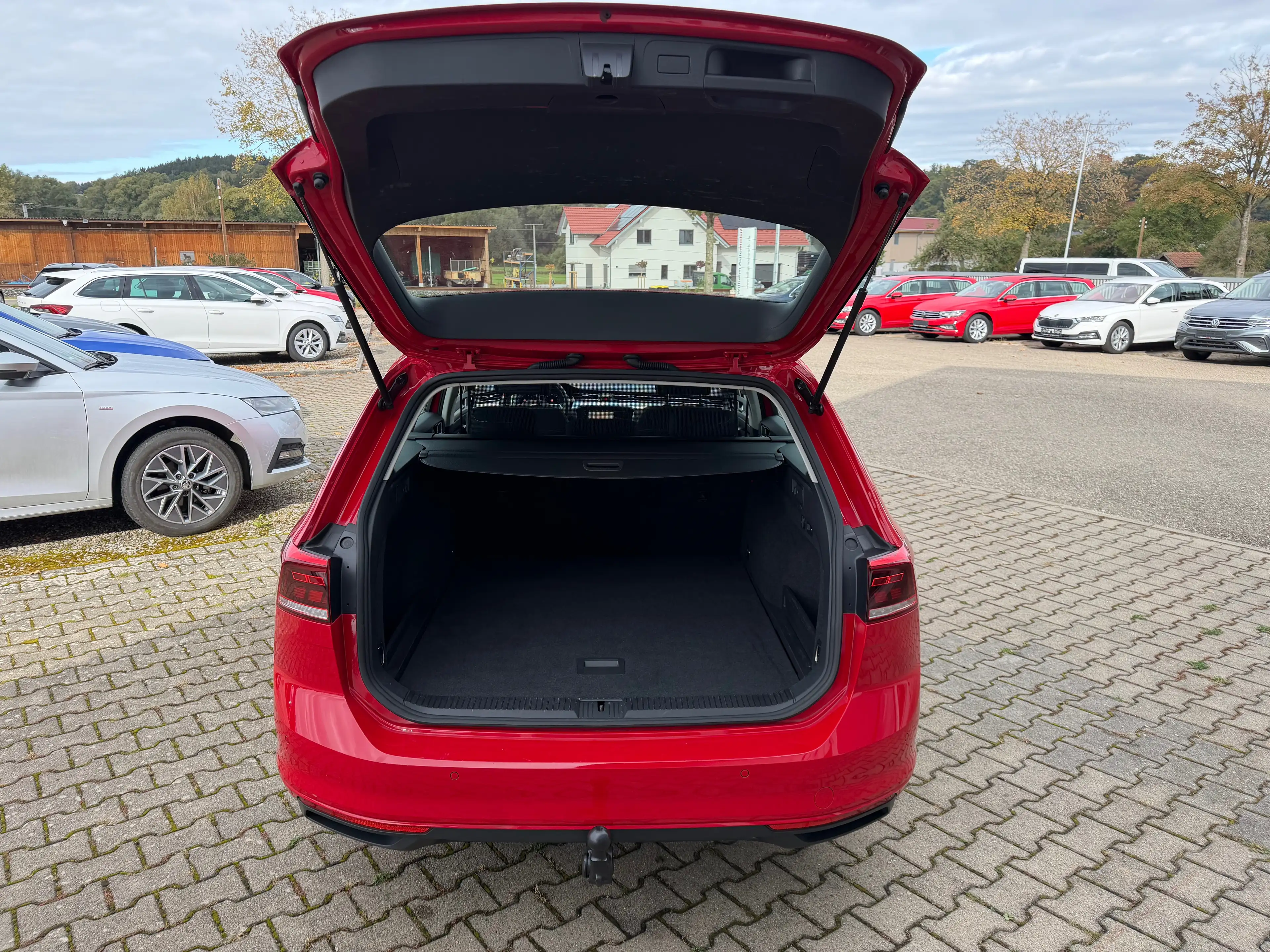 Volkswagen Passat Variant Business Virtual DIGI VZE Massage RearView ACC APP — photo 12