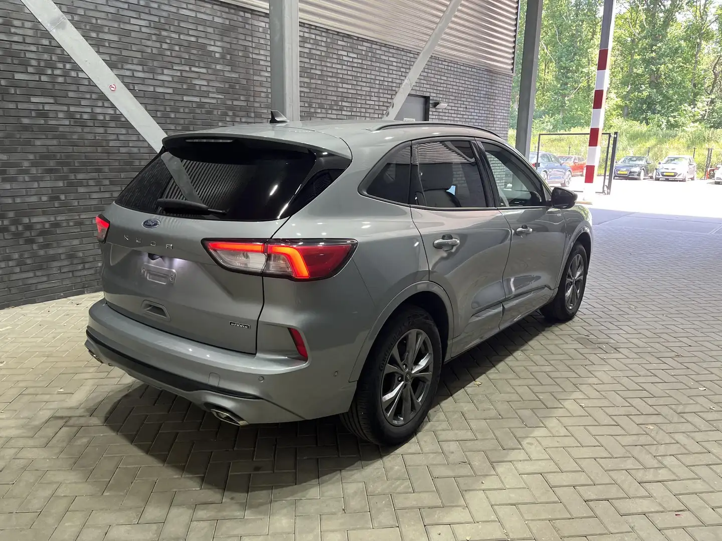 Ford Kuga 2.5 PHEV ST-Line | Winter-Pakket | Camera | Getint Zilver - 2