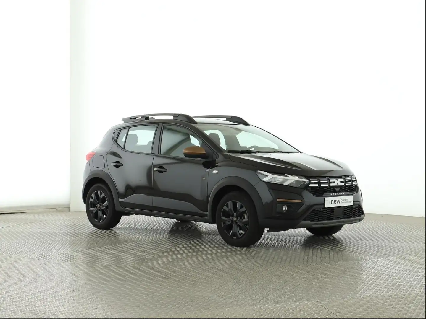 Dacia Sandero III Stepway Extreme+ TCe 110 Zwart - 1