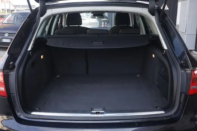 Audi A4 view 18