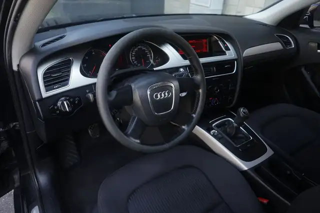 Audi A4 view 14
