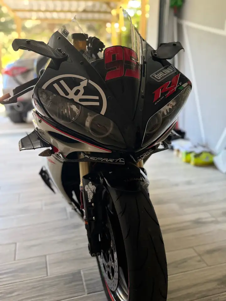 Yamaha YZF-R1