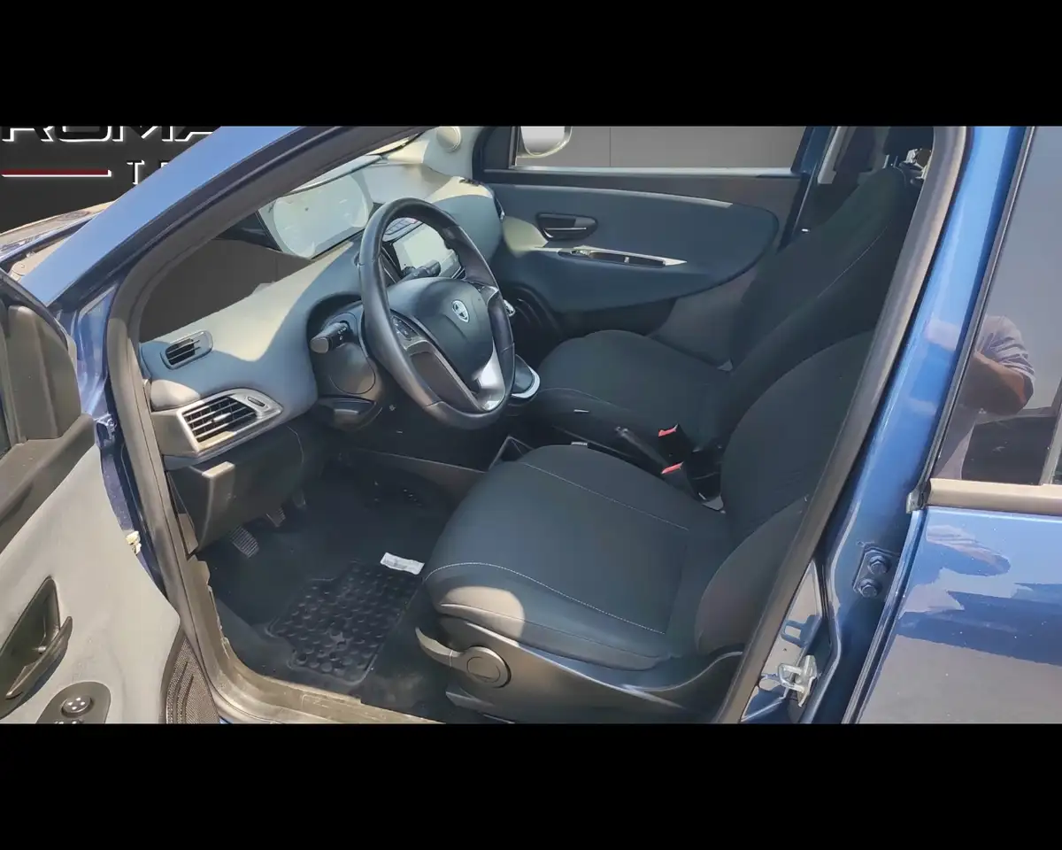 Lancia Ypsilon 2022 — фото 9