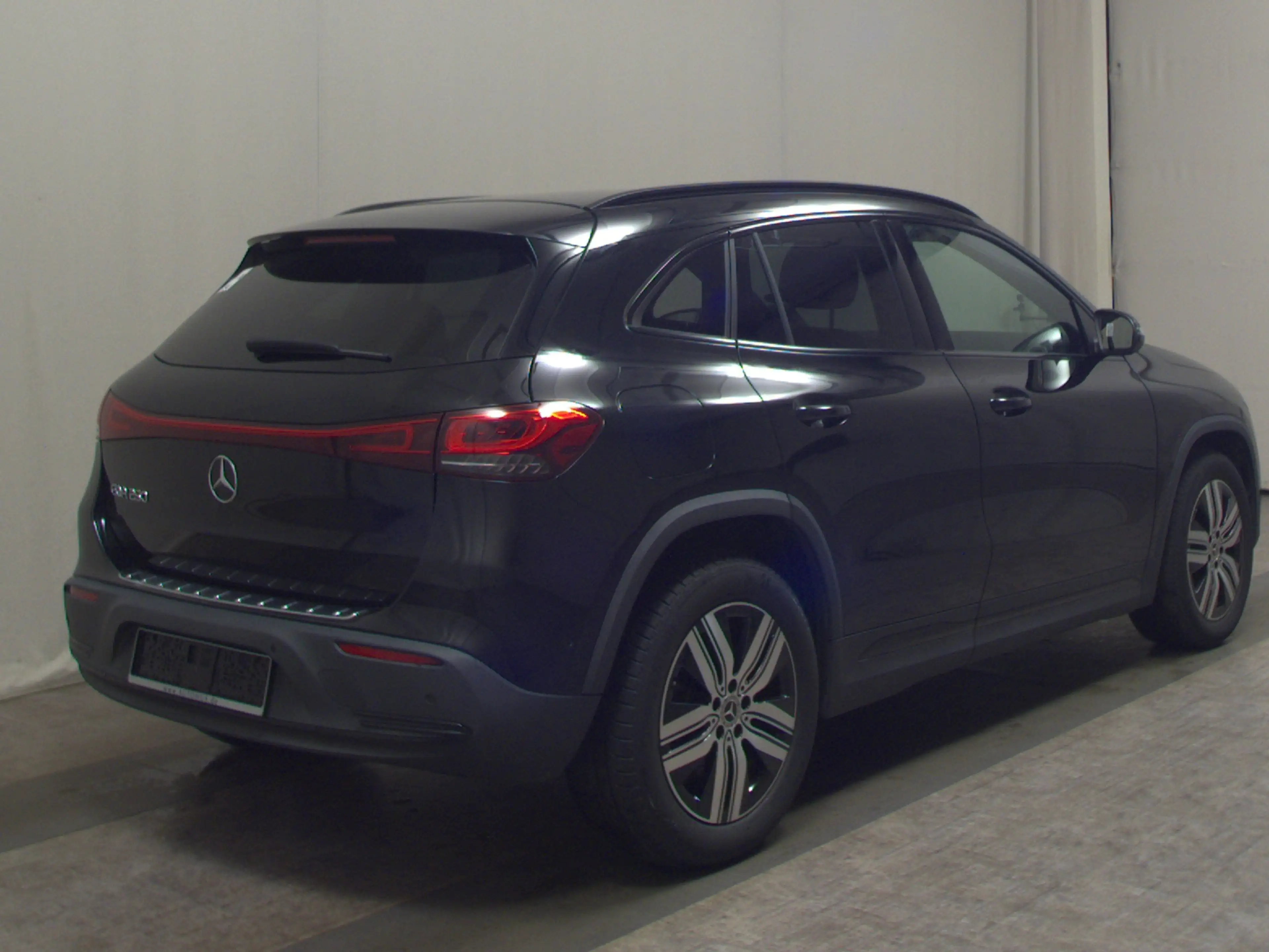 Mercedes-Benz EQA 250 Night T-Leder Navi LED PDC Distr. — photo 4