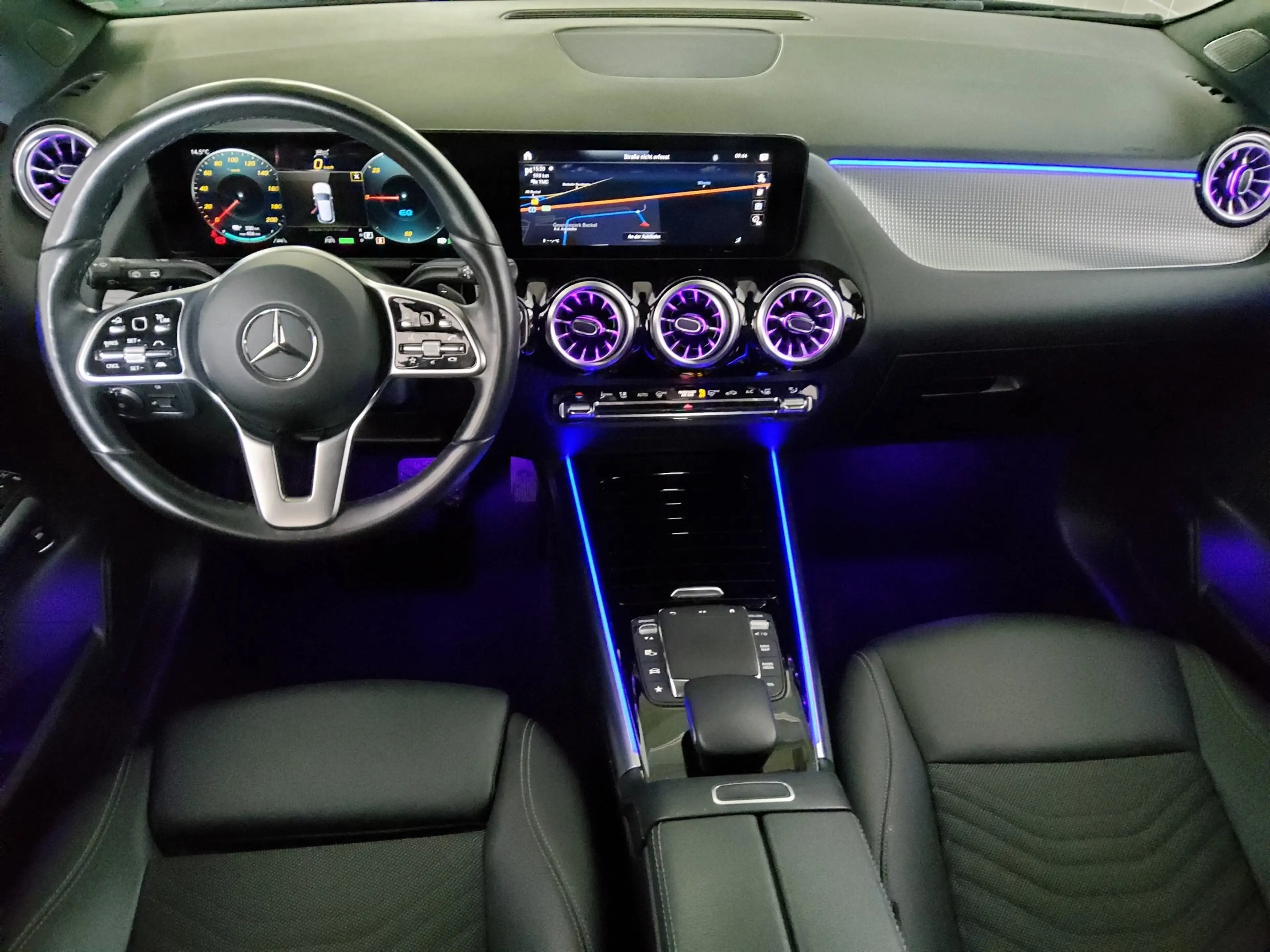 Mercedes-Benz EQA 250 Night T-Leder Navi LED PDC Distr. — photo 5