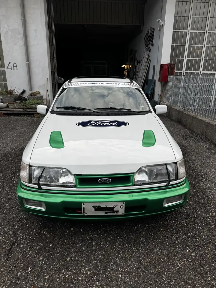 Ford Sierra 4p 2.0 Cosworth, foto 4