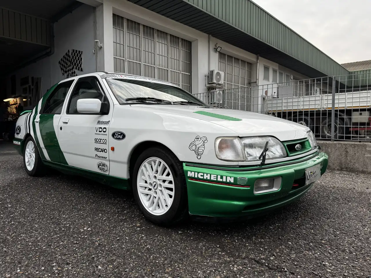 Ford Sierra 4p 2.0 Cosworth, foto 2