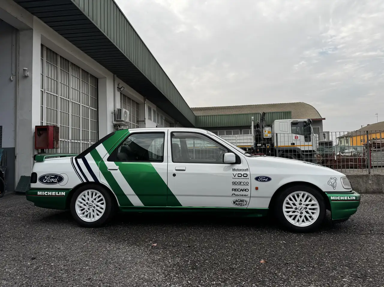 Ford Sierra 4p 2.0 Cosworth, foto 1