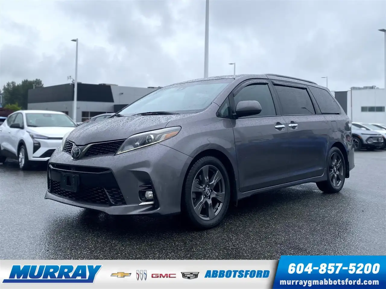 Toyota Sienna снимка Toyota Sienna