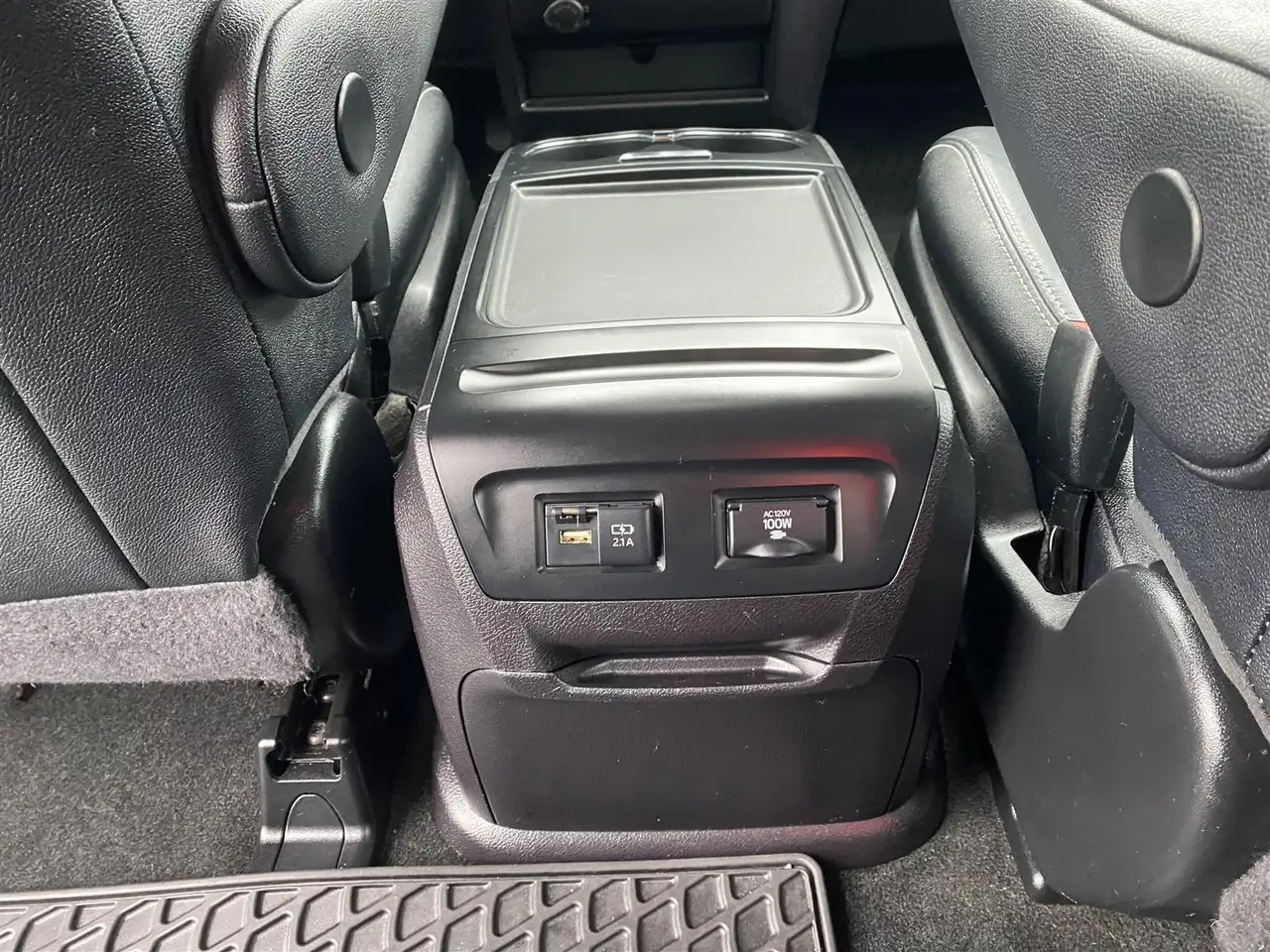 Toyota Sienna снимка Toyota Sienna
