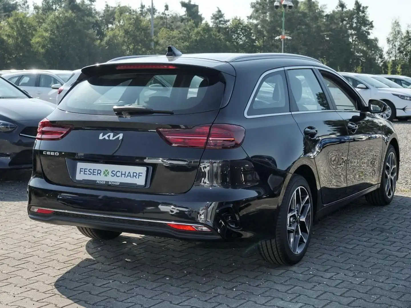 Kia Ceed SW / cee'd SW Ceed Sportswagon 1.5T 48V DCT ULTIMATE STYLE JBL Schwarz - 2