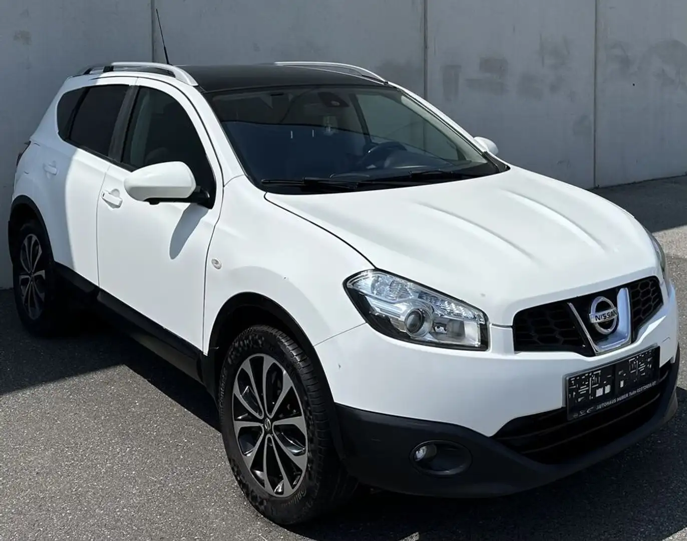 Nissan Qashqai 1,6 dCi 360° Grad Kamera 2.Besitz Weiß - 2
