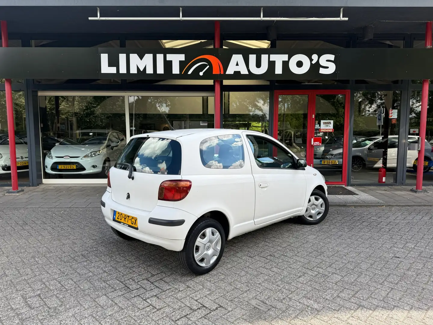 Toyota Yaris 1.0 VVT-i Terra Wit - 2