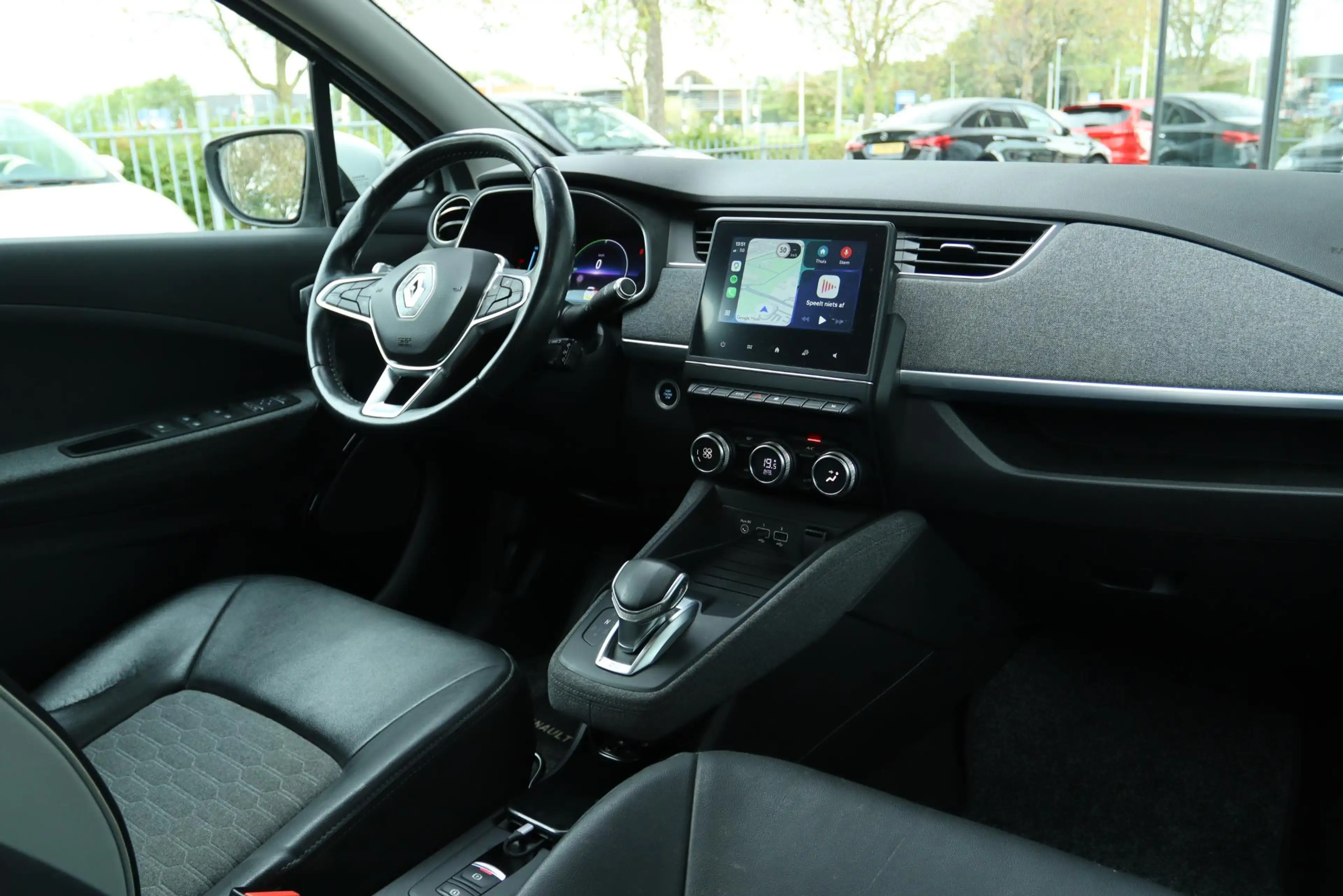Renault ZOE R135 INTENS 52 KWH SOH 93.8% | KOOPACCU | CARPLAY — photo 9