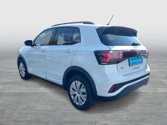 Volkswagen T-Cross view 3